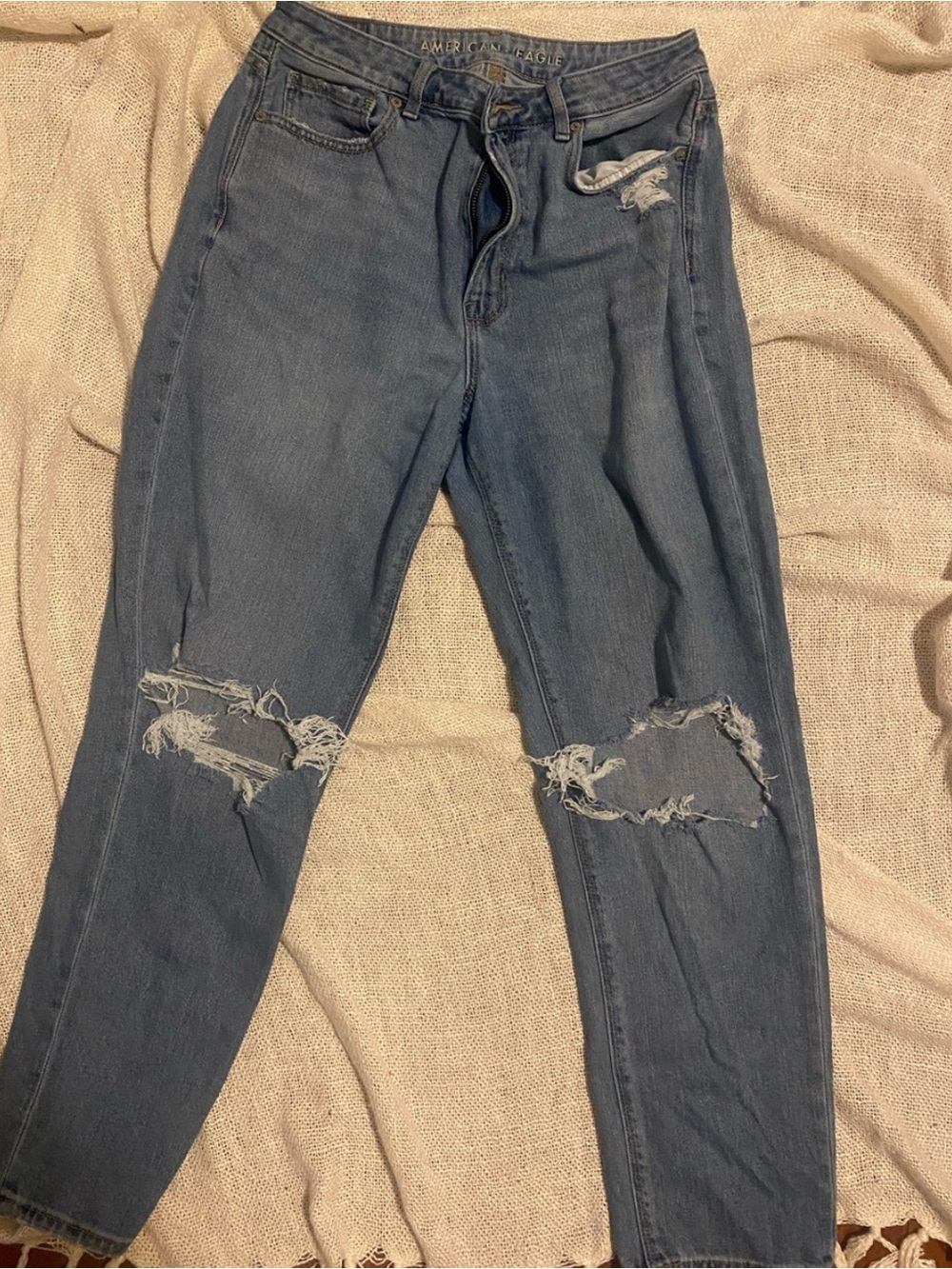 American Eagle Outfitters Boyfriend Jeans in Medium Blue with Distressed Knees
